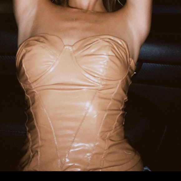 Fashion nova corset top - Picture 3 of 5